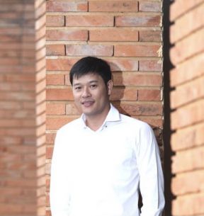 Nhà báo, Luật gia: Lưu Bình